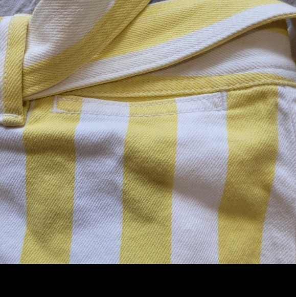 GAP womens size 12 tall, High Rise Yellow stripe short - Picture 6 of 11